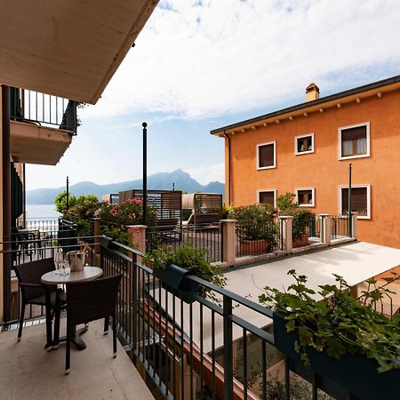 Hotel Del Porto Torri Del Benaco Exterior photo